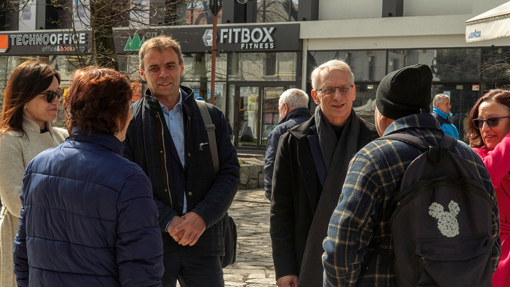 Николай Денков: Повече линейки, хеликоптери и лекари, но само ако не се краде от здравеопазването - Инфомрежа