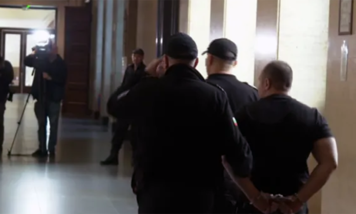 Роднината на шейха на ОАЕ, издирван с червен бюлетин, остава в ареста