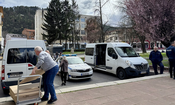 230 паравана са разпределени по общините в Кюстендилско за изборите