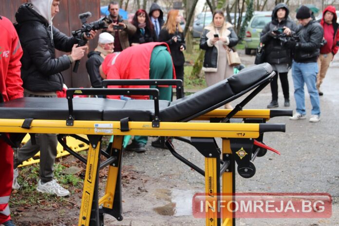 Жена е с изпотрошени крака, товарен автомобил я блъсна в Дупница