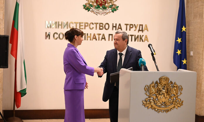 Министър Наталия Ефремова: Социалната система не е място за експерименти