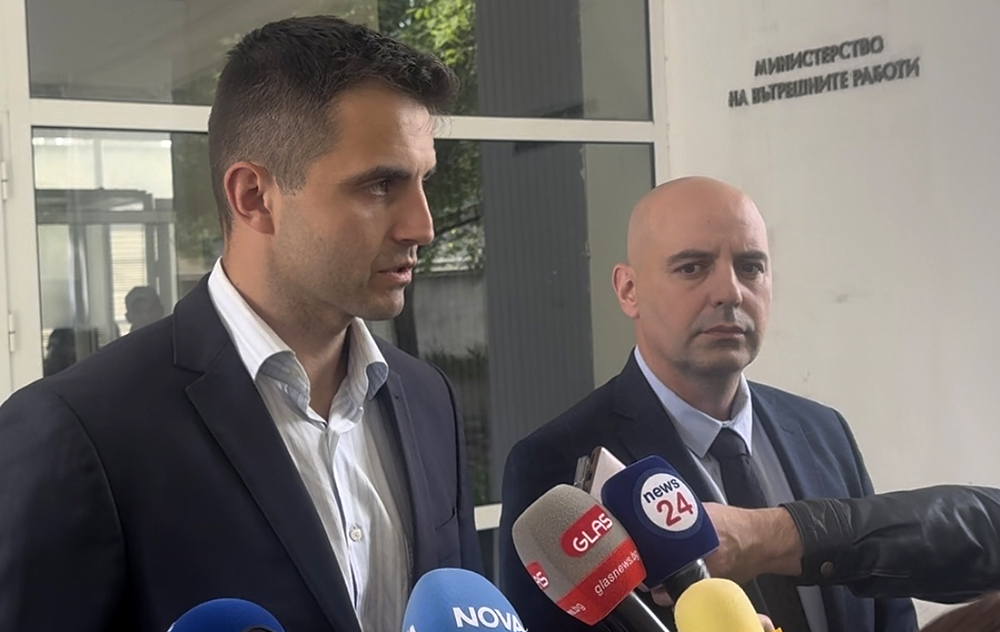Столични криминалисти разкриха кражба на 100 000 евро от автокъща в Банкя Столични криминалисти разкриха кражба на 100 000 евро от автокъща в Банкя - Инфомрежа