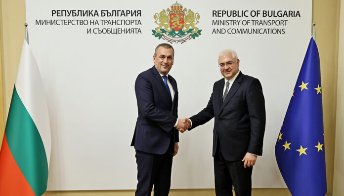 Рекорден пътникопоток: България и Турция търсят решения за облекчаване на граничния трафик