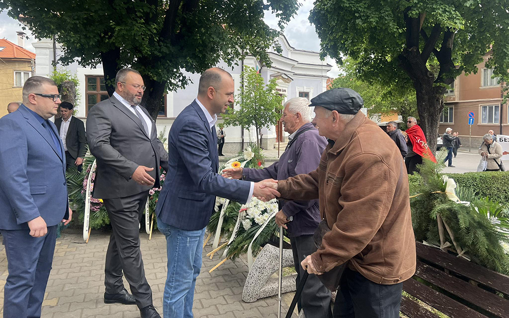 Кюстендил почете Деня на Европа и паметта на загиналите във Втората световна война Кюстендил почете Деня на Европа и паметта на загиналите във Втората световна война - Инфомрежа