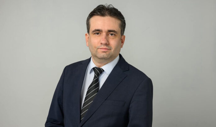 Божидар Божанов: България върви към свръхдефицит заради отстъпление от реформи
