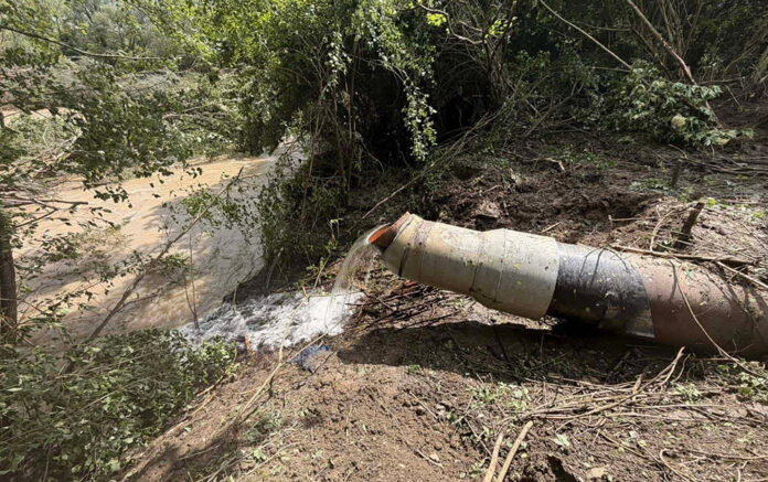 Трима министри инспектират възстановяването на авариралия водопровод за Севлиево