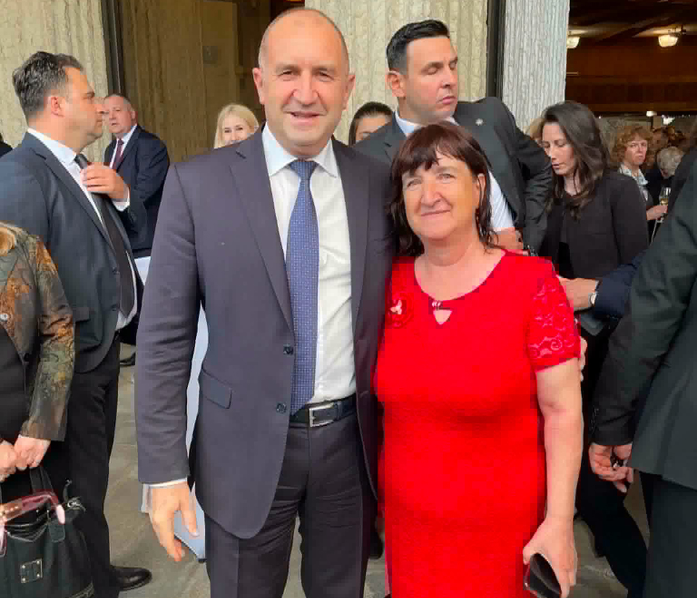 Учител от СУ „Св. св. Кирил и Методий“ – Сатовча с президентска покана за 24 май Учител от СУ „Св. св. Кирил и Методий“ – Сатовча с президентска покана за 24 май - Инфомрежа