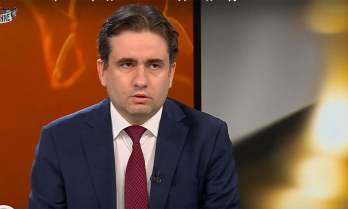 Разделянето на ПП и ДБ е политическа грешка, смята Божидар Божанов