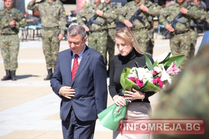 Министър Карамфилова ще бъде гост на тържествата за 24 май в Благоевград