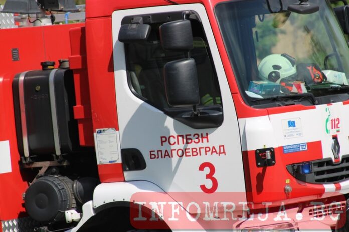 Разследват пожар в цех за пелети в Симитли