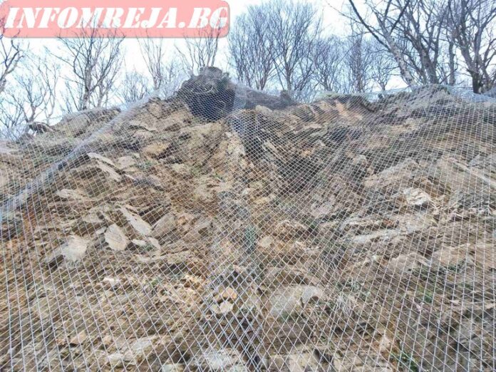 До 90 дни укрепват срутището по пътя за парк „Бачиново“