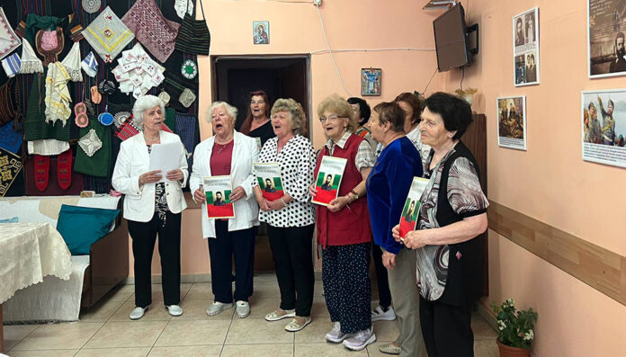Пенсионери от клуб „Христо Ботев“ в Кюстендил почетоха 150 години от безсмъртието на поета
