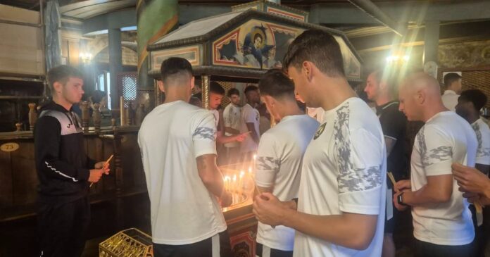 „Славия“ запали свещ в Банско в памет на загиналите, мач в Симитли е отменен