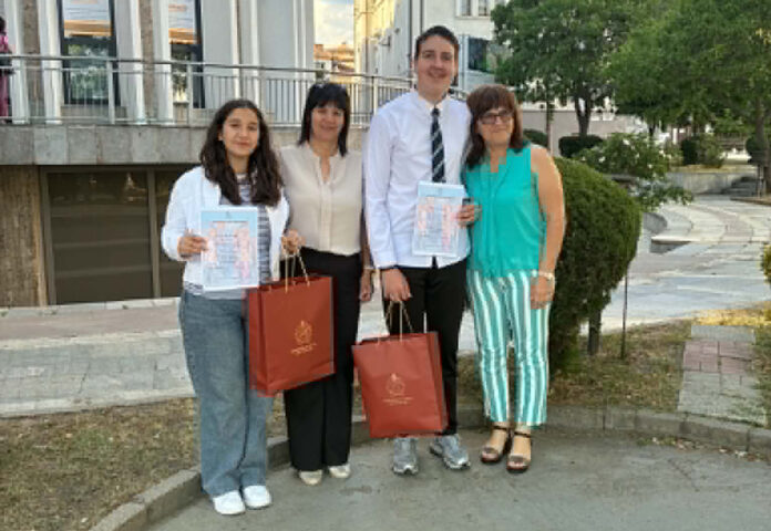 Литературен триумф: Осмокласници от Хаджидимово покориха националния връх в конкурса „Бог е любов“