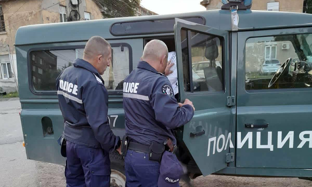 Още задържани след боя в "Хумни дол"! МВР окупира квартала, в Радомир има нов побой - Инфомрежа