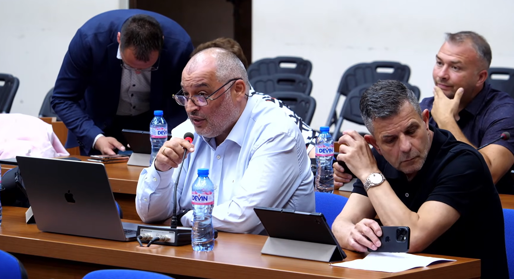 След имейл: Заплата на общински съветник в Благоевград разпали страстите в ОбС След имейл: Заплата на общински съветник в Благоевград разпали страстите в ОбС - Инфомрежа