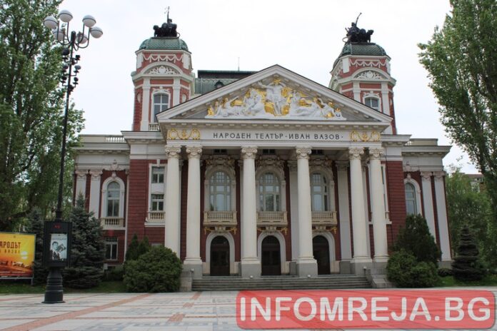 Александър Морфов се връща в Народния театър
