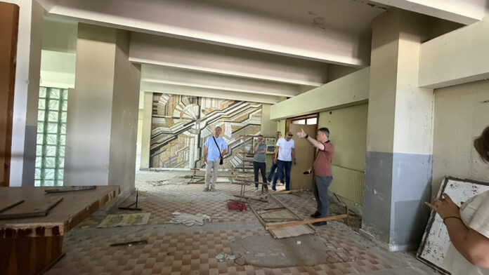 Бившата актова зала в Спортното училище в Сандански става модерна спортна арена