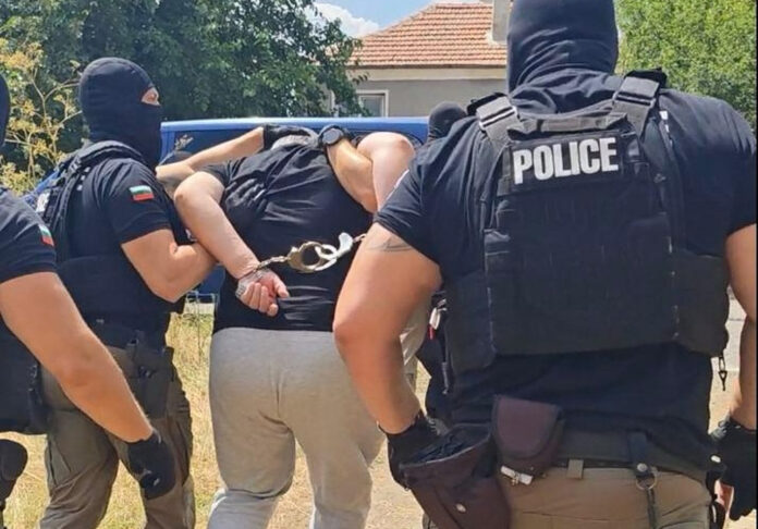 75-годишен германец е арестуван за участие в група за създаване и разпространение на педофилски материали