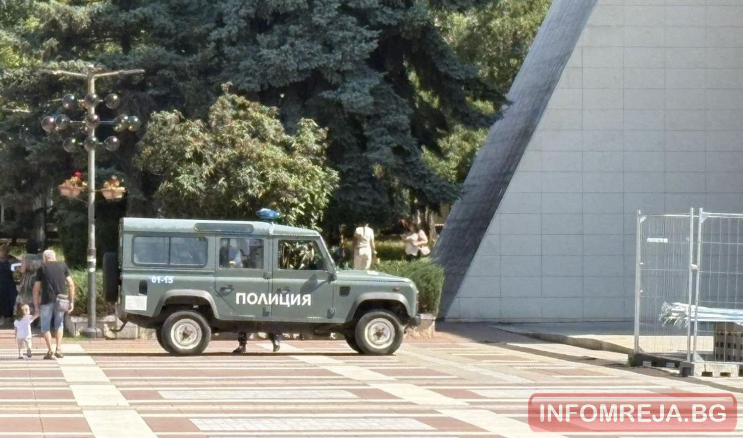 Бомбените заплахи продължават: Евакуираха за кратко сградите на Общината и Съдебната палата в Благоевград Бомбените заплахи продължават: Евакуираха за кратко сградите на Общината и Съдебната палата в Благоевград - Инфомрежа