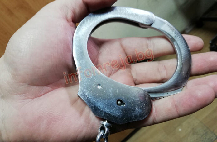 Задържаха мъж с 13 дози кетамин в Бяла Слатина, откриха канабисова площадка край с. Паволче