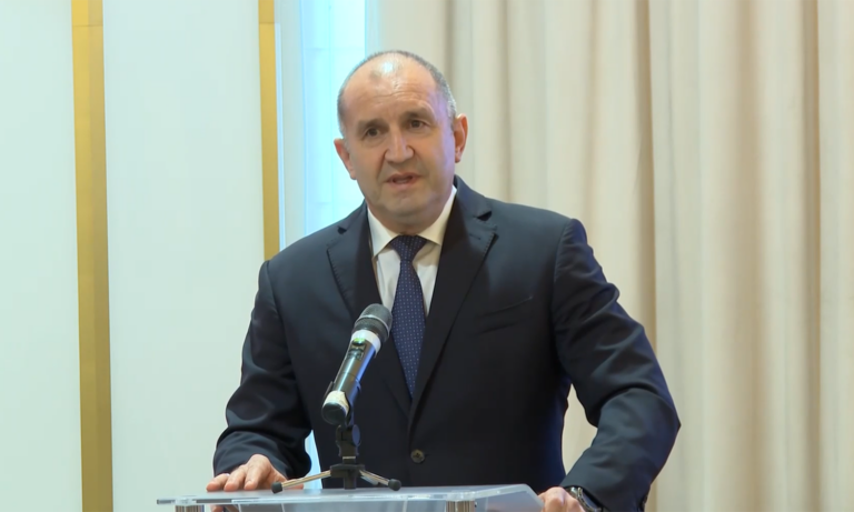 Радев: Предлагаме американските самолети цистерни да пребивават на летище „Безмер“