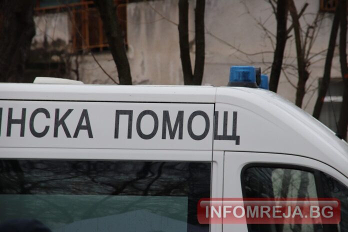 Две деца са с опасност за живота, карали мотор, кола ги удари в Огняново