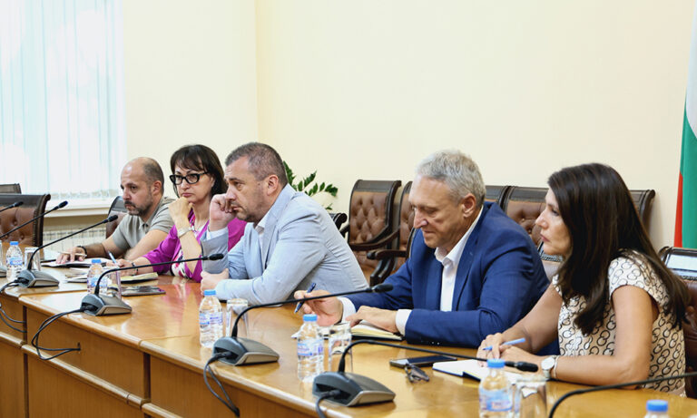 Министър Пеев: Забраните за изпреварване от тежкотоварни автомобили създават предпоставки за тежки инциденти