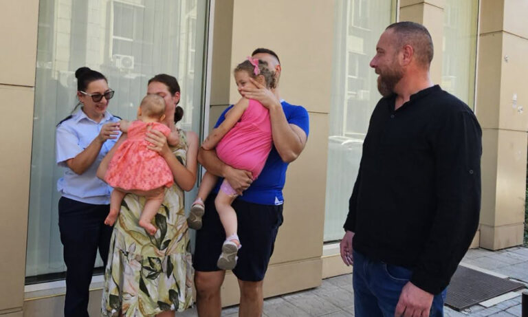 Двама пловдивски полицаи спасиха бебе в критично състояние