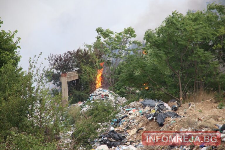 Пожарът край Дупница обхвана 67 дка, гасят го и днес