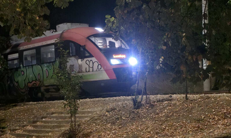 Лекарите в Благоевград се борят за живота на свещеник, решил да се самоубие на релсите
