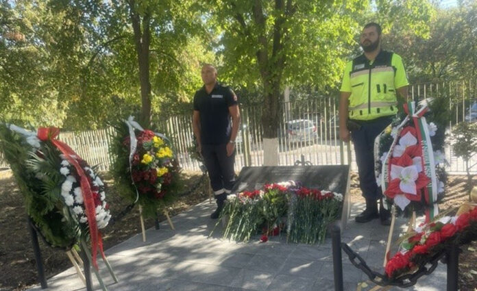 Бобов дол потъна в мълчание: 27 години от трагедията, отнела живота на шестима герои от МВР
