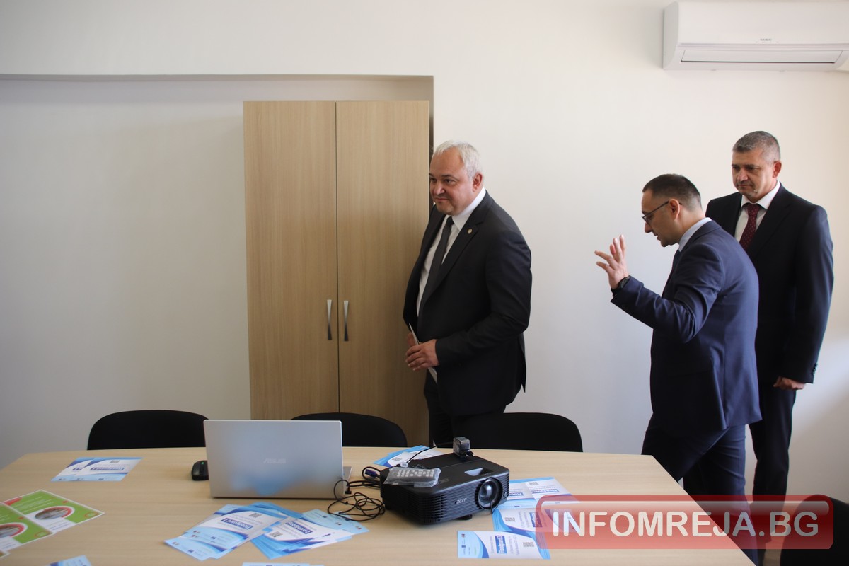 Министър Демерджиев откри учебно-тренировъчния център за пожарникари в Благоевград - Инфомрежа