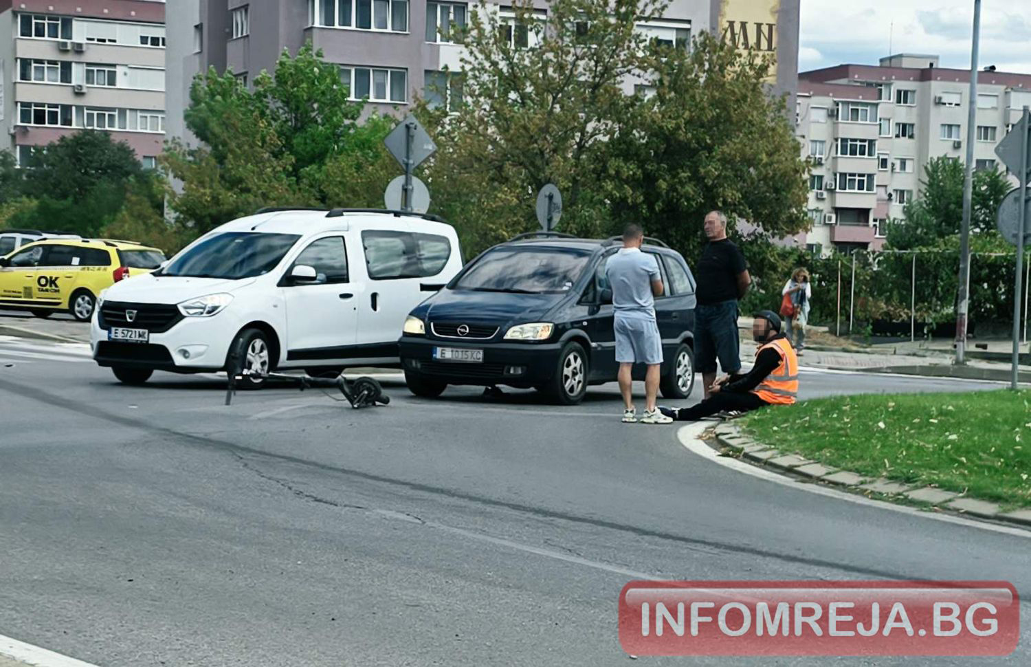ПТП в Благоевград: Опел удари тротинетка на кръговото при ЗМК ПТП в Благоевград: Опел удари тротинетка на кръговото при ЗМК - Инфомрежа